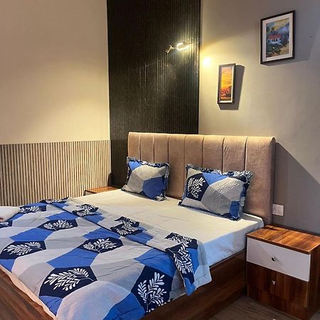 Studio Apartment In Greater Noida Extérieur photo