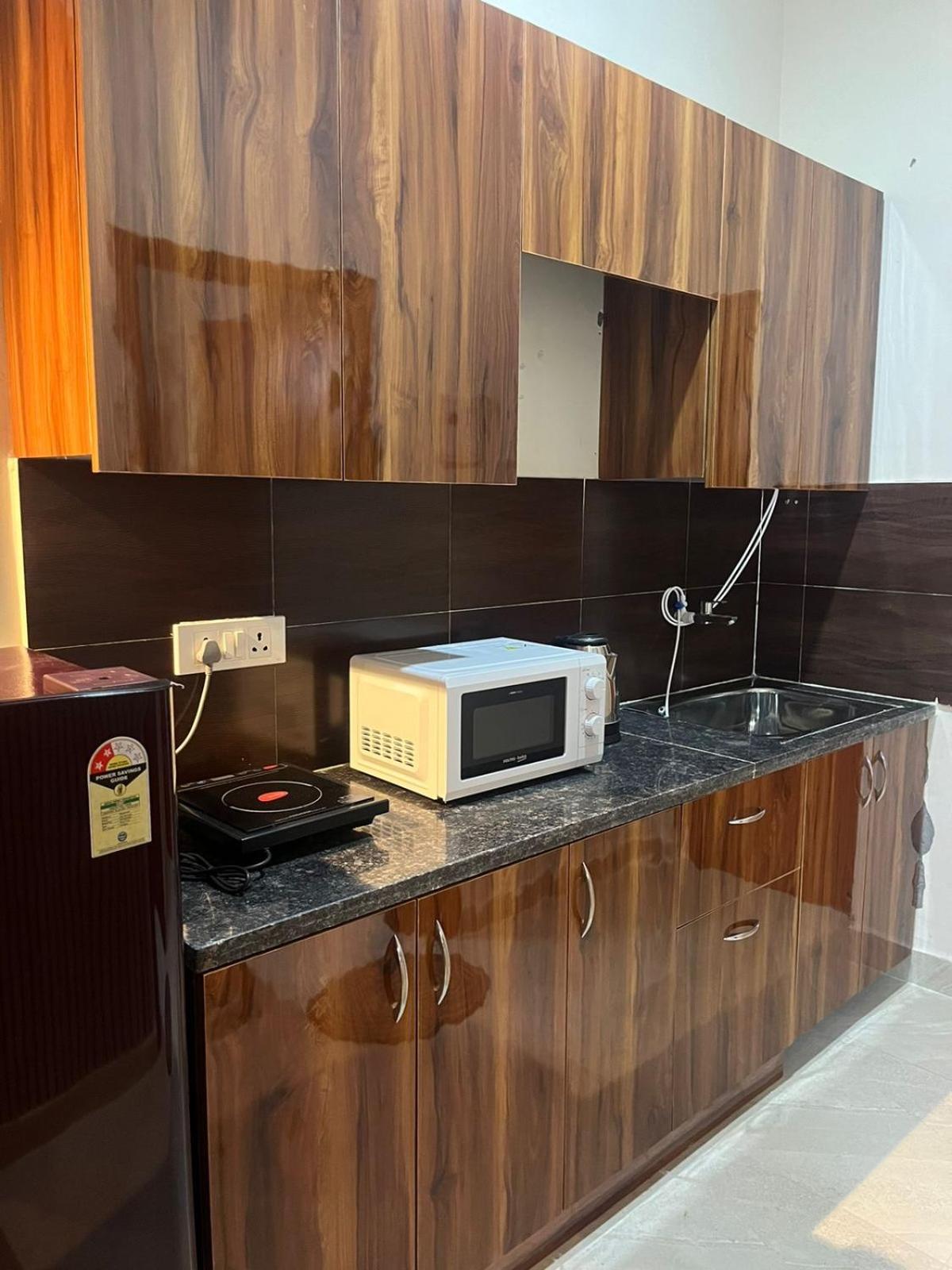 Studio Apartment In Greater Noida Extérieur photo