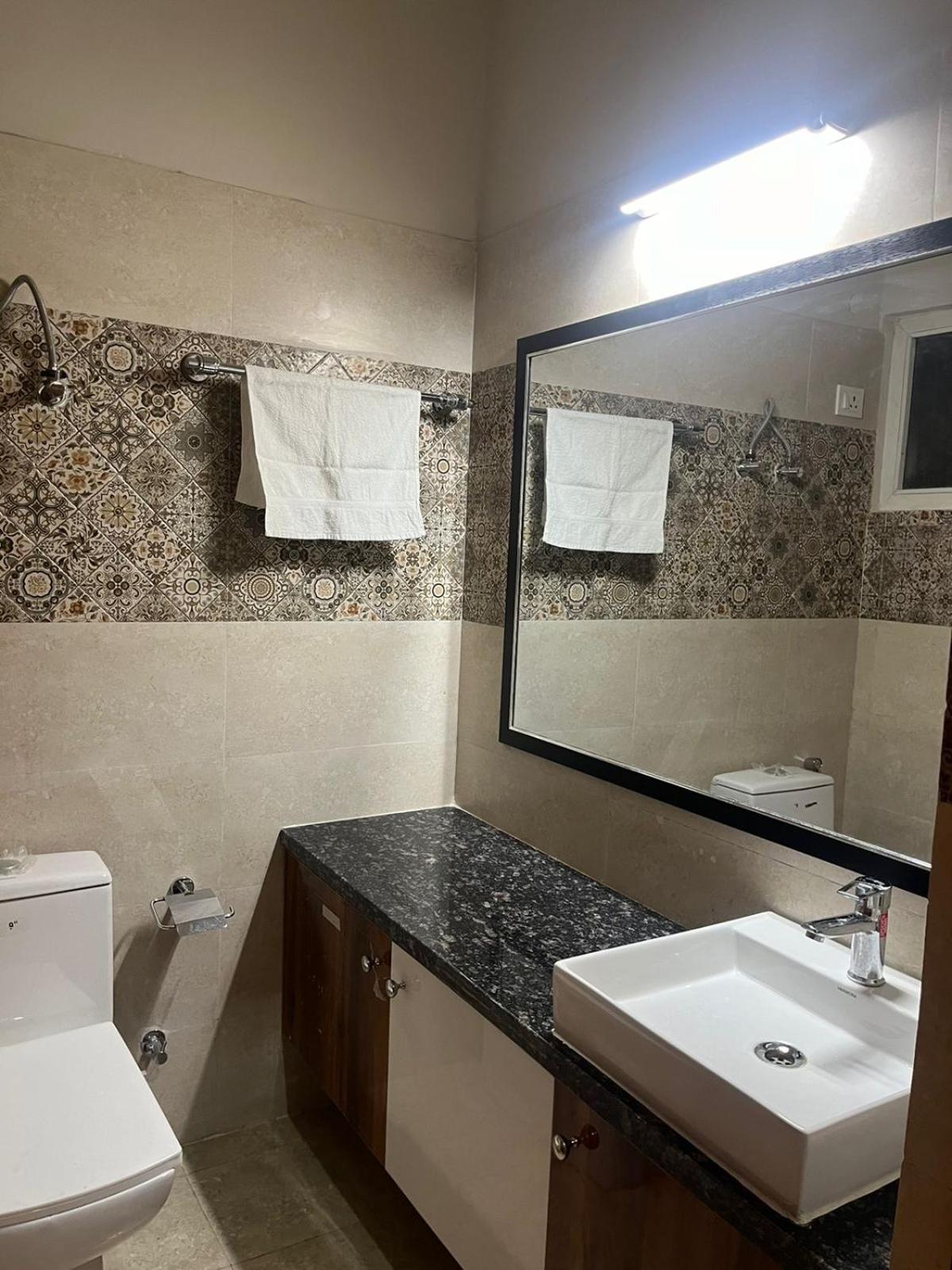Studio Apartment In Greater Noida Extérieur photo